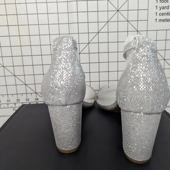 NEW- Size 9 Womens DREAM PAIRS Women's Chunk Low Heel Pump Sandals Silver - Picture 2 of 6